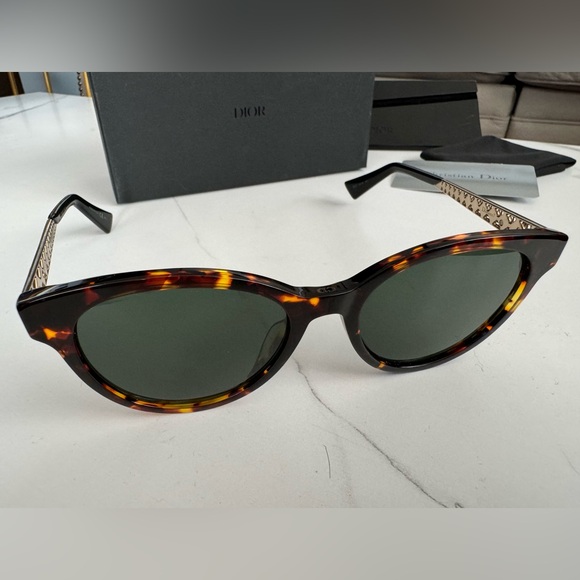 Christian Dior Sunglasses - Picture 6 of 10